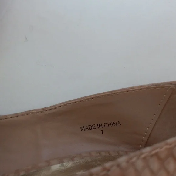 BeBe 5 in snake skin platform high heels tan size 7. Barely worn. - Picture 8 of 8